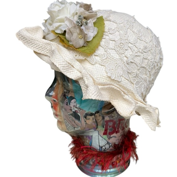Elegant Vintage Cream Straw Hat with Floral Accent, One Size - Picture 5 of 7